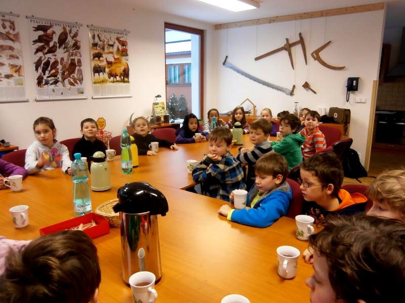2014 – Lesní pedagogika – 2.B v lesní miniučebně