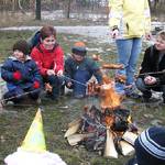 Opékání buřtů s MŠ u lesní správy 30.02.2009 17