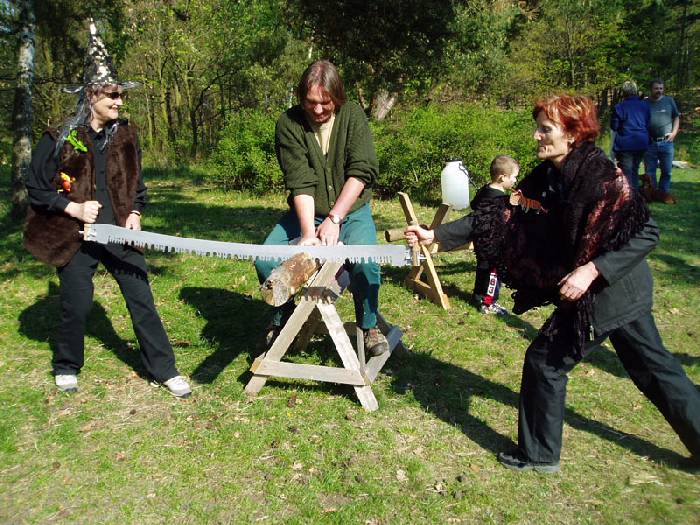 2009 – Lesní pedagogika – MŠ Školní – čarodějnice